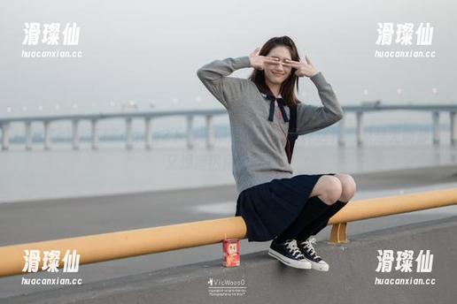 在17cgcg2下载新瓜的时候，有种这种看似是无聊却又想凑热闹的感觉…-滑璨仙