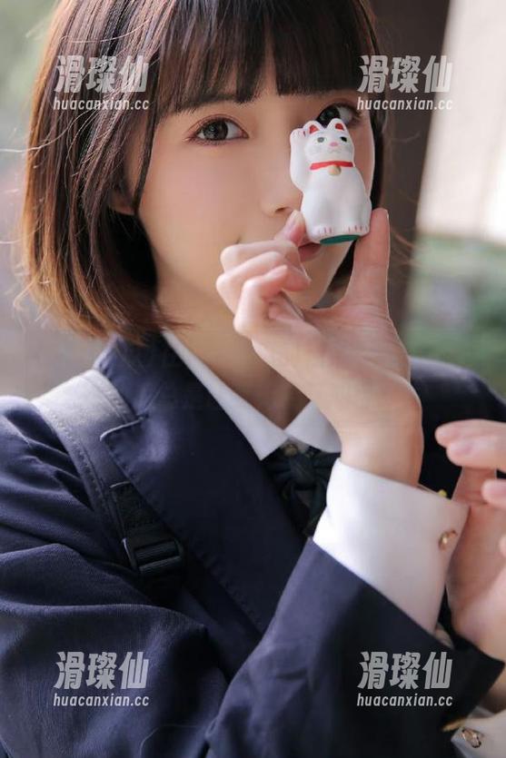 在17c吃瓜的在线界面上，新的瓜总是让我无奈又期待。-滑璨仙