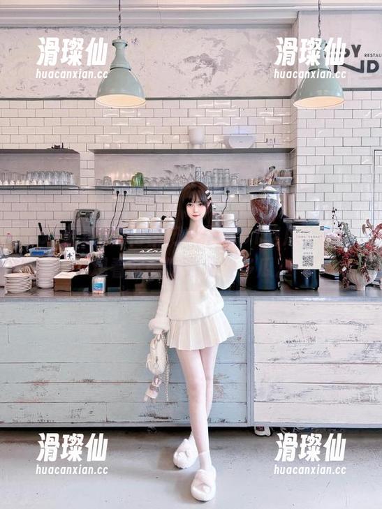 懒得出门？下载51吃瓜，一键观看就能吃到超级多瓜。-滑璨仙