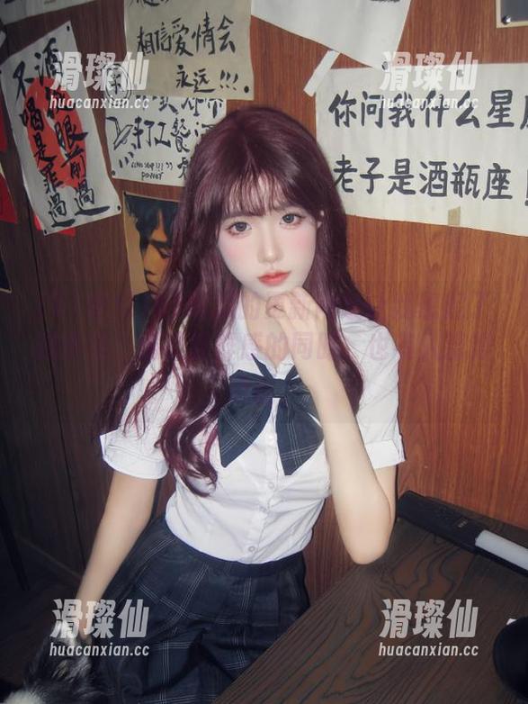 51吃瓜的更新网址让我想起了逛市场，满是新鲜感的同时，也有人流得混乱。-滑璨仙
