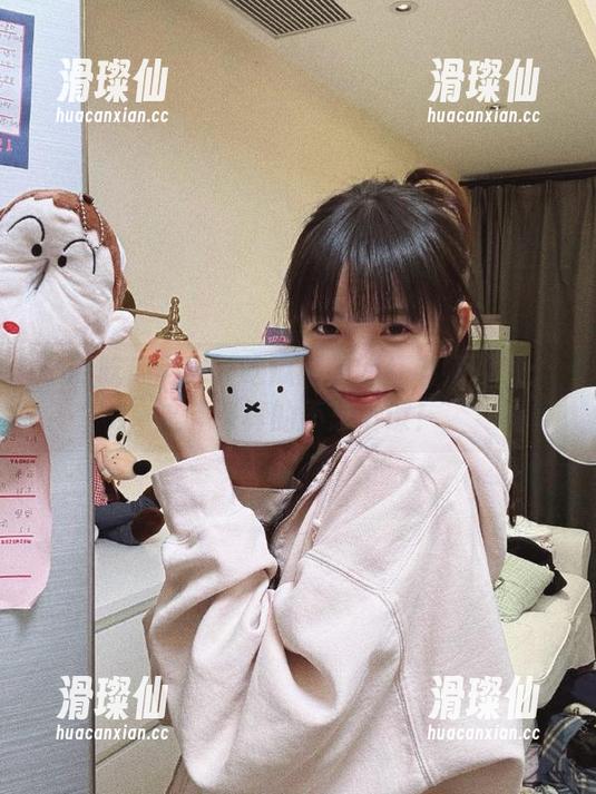 51吃瓜网的网红老师视频：这节课真的不想下课！-滑璨仙
