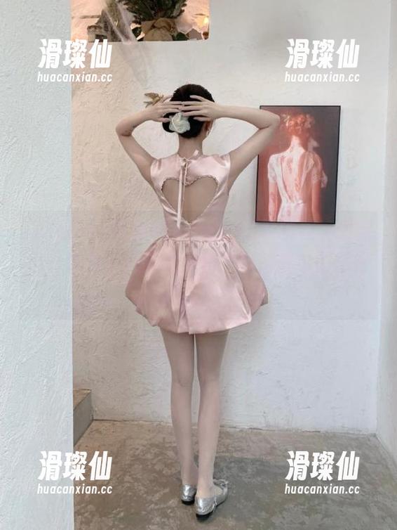 吃瓜51cgwin登录瞬间，感觉自己成为了八卦的主角，而这些瓜们却在耍我？！-滑璨仙