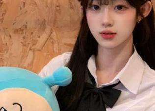 免费的诱惑！吃瓜91官网的东西总是让我忍不住点进去，果然被“当心”给踢了一脚。