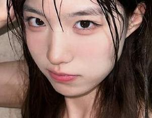 愿我的闲暇时光都陪伴在吃瓜大本营的八卦线路上
