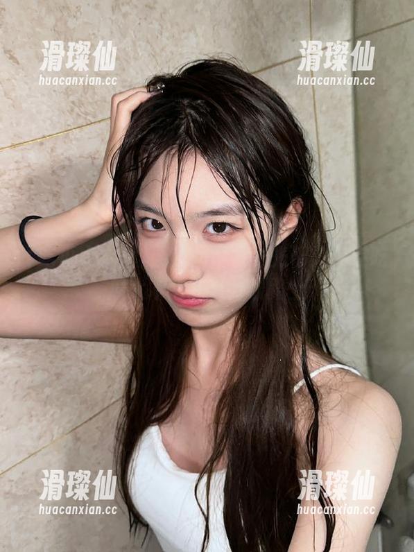 愿我的闲暇时光都陪伴在吃瓜大本营的八卦线路上-滑璨仙