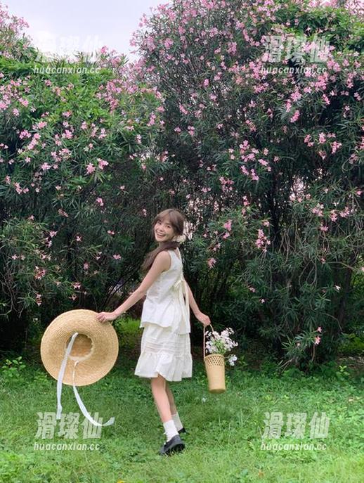 今天登录“吾爱吃瓜”，感觉自己变成了八卦小王子，羡慕不？-滑璨仙