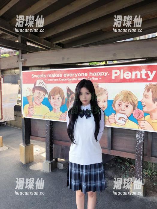 逛社区黑料网，无意间被一颗大瓜拍到了额头上！-滑璨仙
