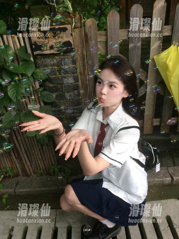 随便下载个黑料不打烊，顿时感觉人生方向都对了！-滑璨仙