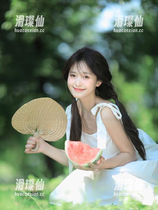 到“黑料吃瓜网页版”传送门，分分钟让你跟上最新火辣动态！-滑璨仙