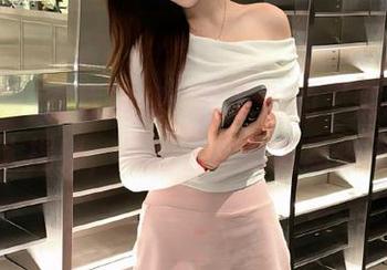 在线窥探：美女们的“黑料网”系列大揭秘，风格各异让人忍俊不禁！